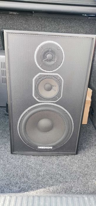 Трилентови тонколони Medion.