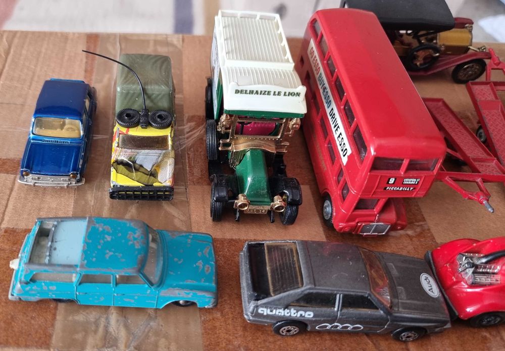 Se vinde lot masinute matchbox,majorette etc
