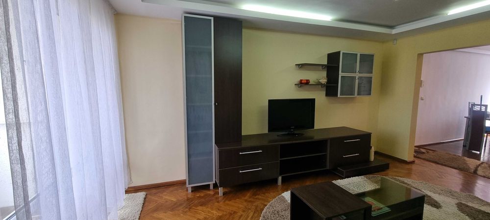 Inchiriez apartament cu 3 camere in Tudor complet mobilat si utilat