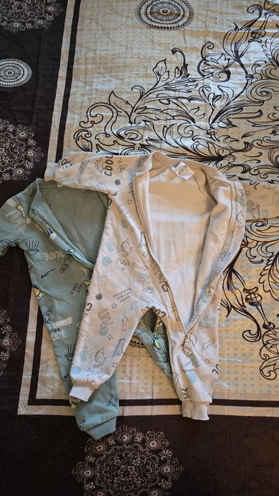 Продам детские вещи.