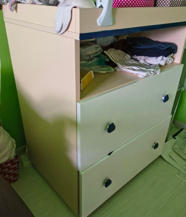 Dulap cu sertare și spațiu pentru schimbate bebelus
