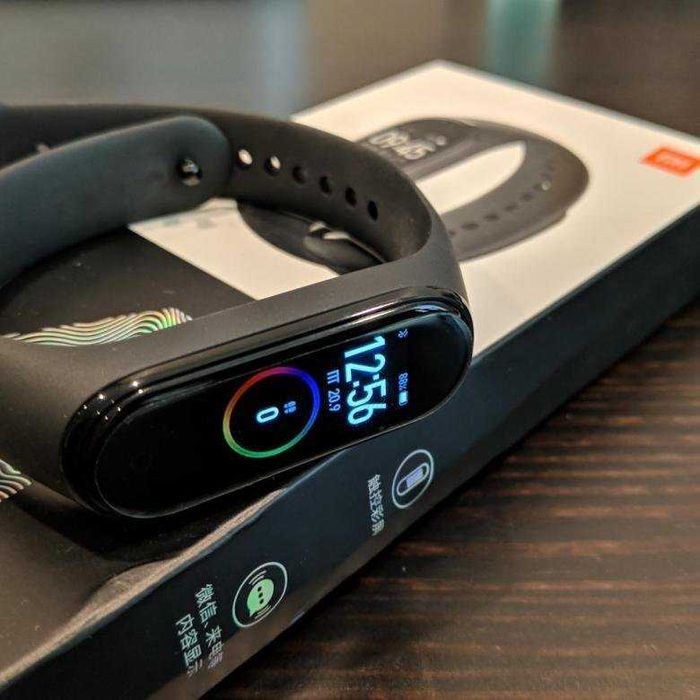 Mi Band 4 фитнес браслет