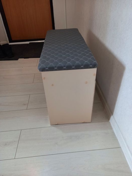 Продам обувницу с крышкой