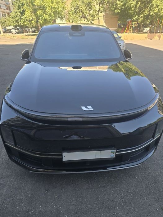 Продаю Li 9 max 2023 full pozisiya. Probeg 59.000 km