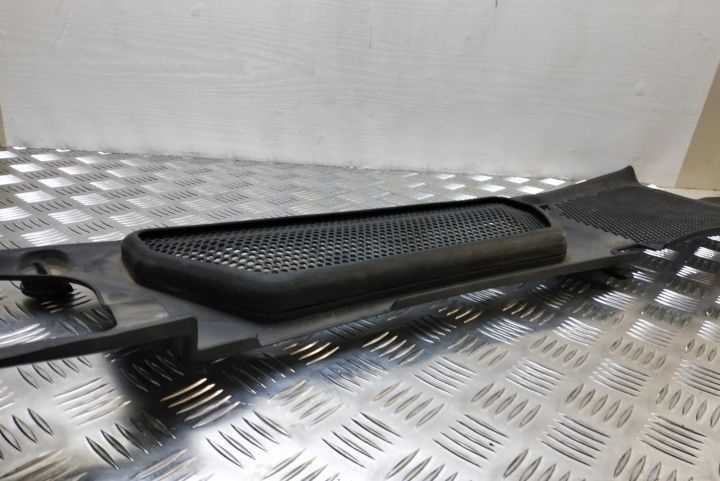 Grila  stergator parbriz   3d1819417g Volkswagen VW Phaeton prima gen