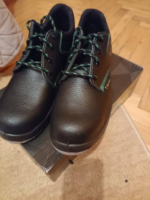 Мъжки работни обувки нови