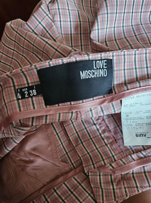 Нов панталон на Love Moschino