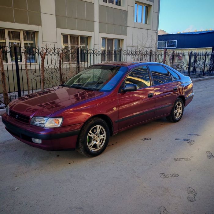 Продам машину Toyota Carina E! Газ - бензин!