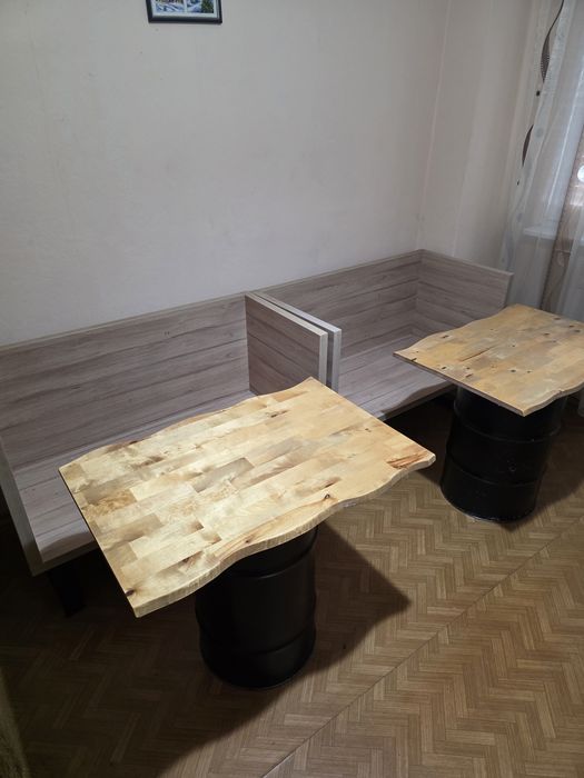 Маси и столове, ръчно изработени с естествени плотове