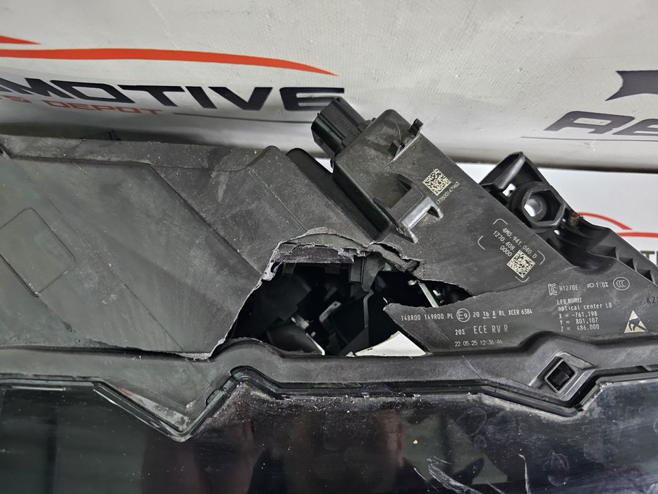 Far dreapta matrix led Audi Q7 4M Facelift dupa 2020 cod 4M0941040D