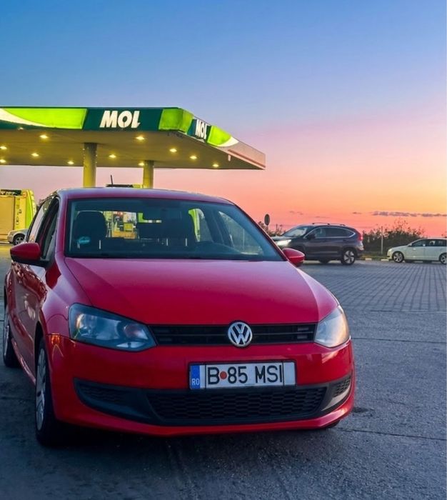 VOLKSWAGEN Polo