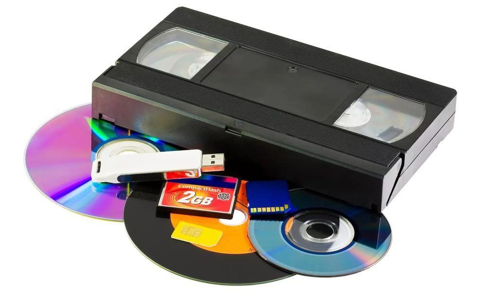 Видео касетадан дискка ёки флешкага кучириб бериш хизмати