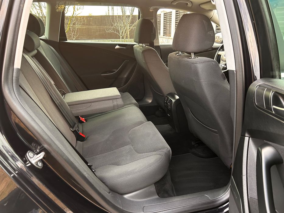 VW Passat 2.0 TDI/ 140 CP > An 2010> Euro 5> Navi > Adus recent