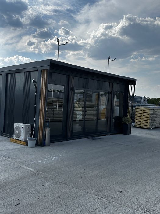 Container modular