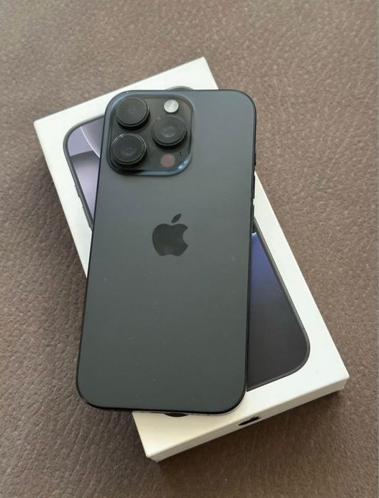 Vând / Schimb iPhone 16 Pro 256 GB stare impecabilă  - 3500 RON fix fix fix!!