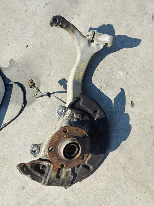 fuzeta dreapta fata audi a4 b7 2.0 tdi brd