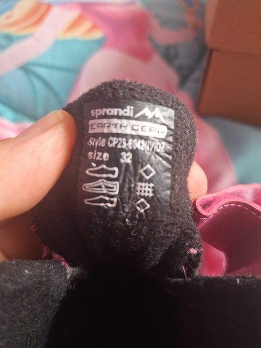 Продавам детски зимни боти Sprandi Earth Gear, номер 32.