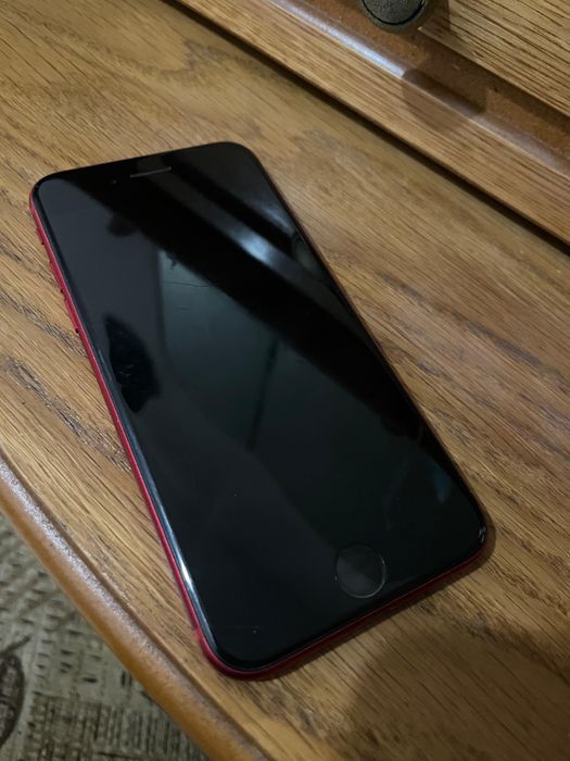 Продам Iphone SE 2020