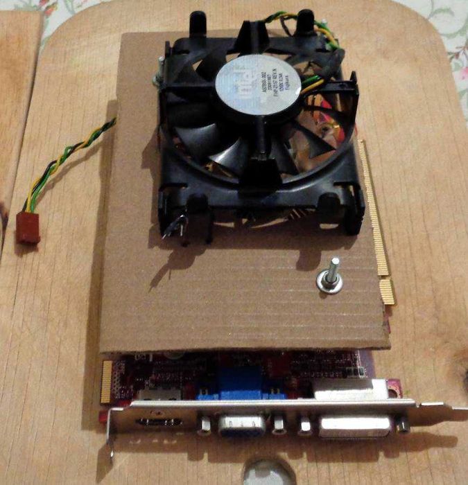 Видеокарта Asus HD4670 1 Gb GDDR3 128 bit, VGA+DVI-I+HDMI