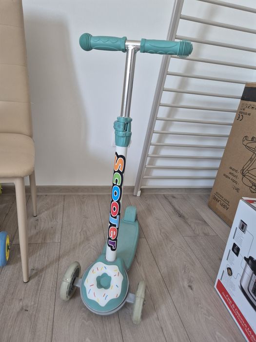 Trotineta 3D copii Donut