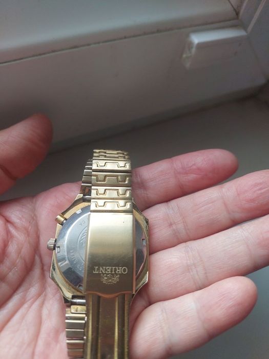 Продается наручные часы Orient дипломат механизм производство Япония