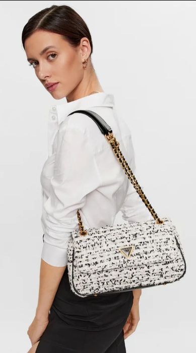 Оригинална чанта Guess