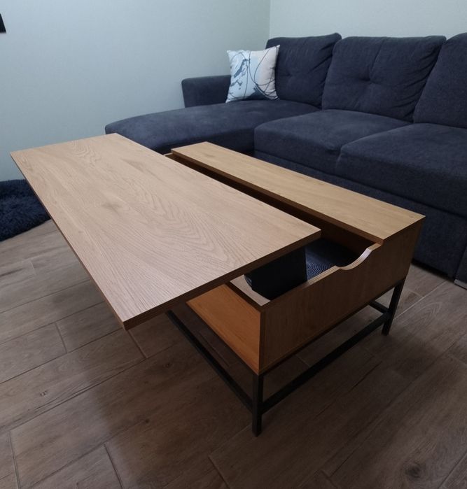 Маса за кафе с повдигащ се плот цвят топъл дъб