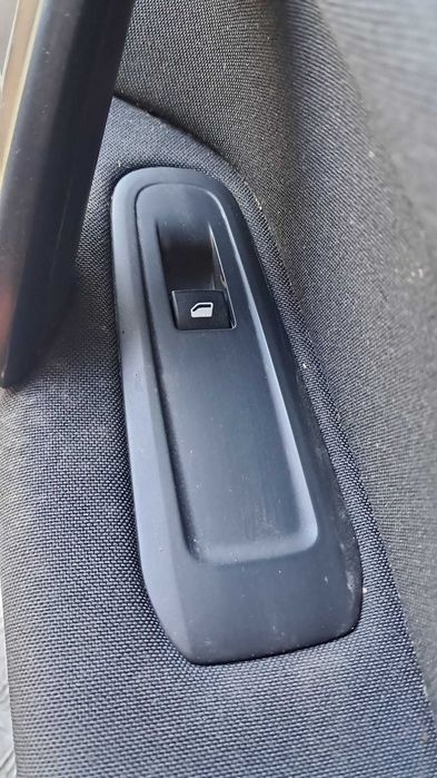 buton usa dreapta fata Peugeot 308 T9 1.5 HDI YHZ an 2019