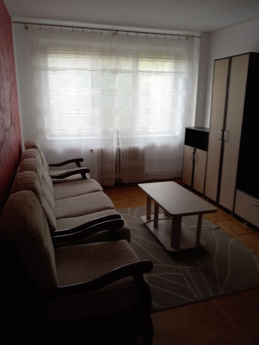 Închiriez apartament 2cam  et1 str.hipodrm(barieră)