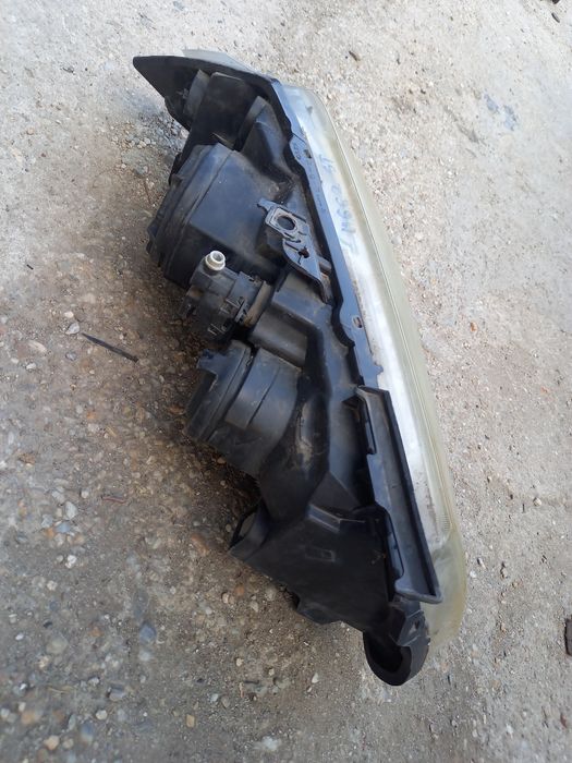 Far stanga Megane 2 facelift cu lupa și halogen