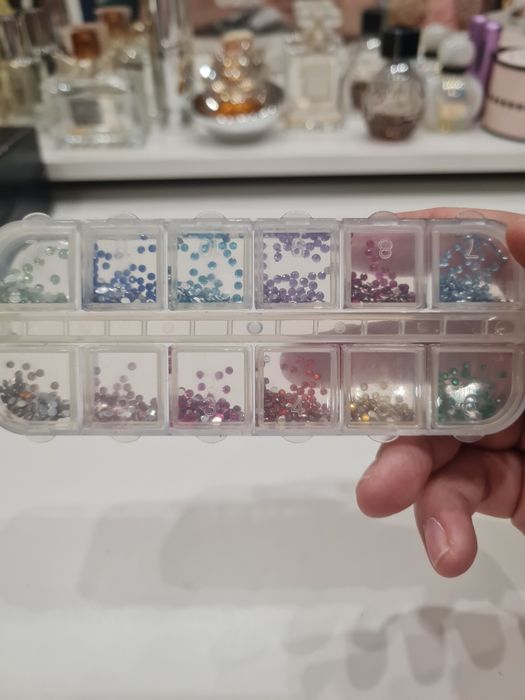 Продам материалы для маникюра и педикюра