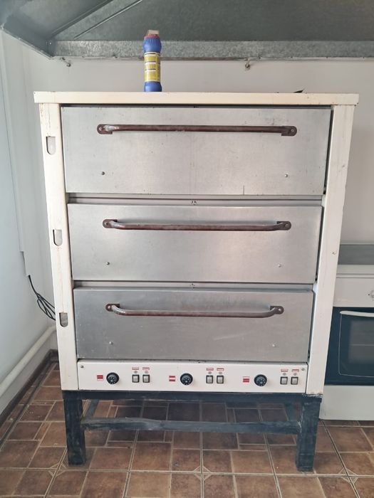 Хлебопекарная ярусная печь