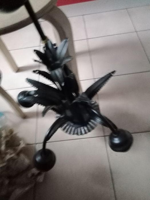 Продам люстру или плафоны