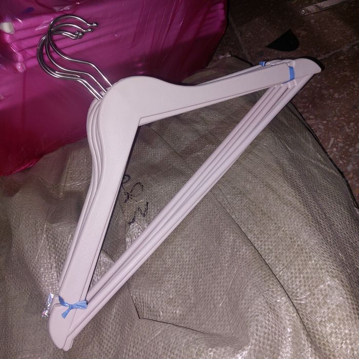 Вешалка плечики для одежды