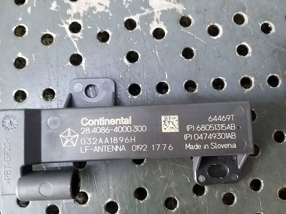 Modul keyless entry usa stanga spate jeep compass 2 2840864000300 68051315ab 04749301ab