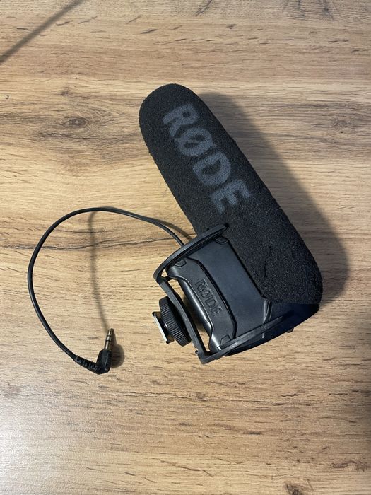 FUJIFILM XT3 , 35мм обьектив, RODE video micro