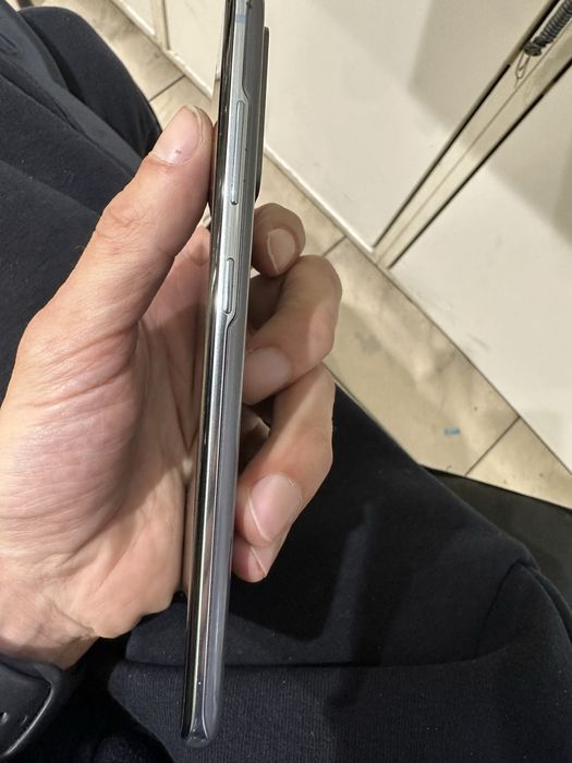 Продам samsung s20 128GB