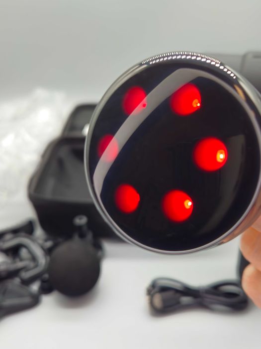 Масажен пистолет с подгряваща глава,накрайници,20 скорости,LCD дисплей