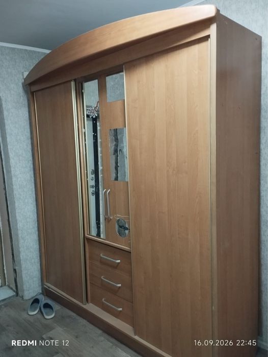 Продам шкаф-купе
