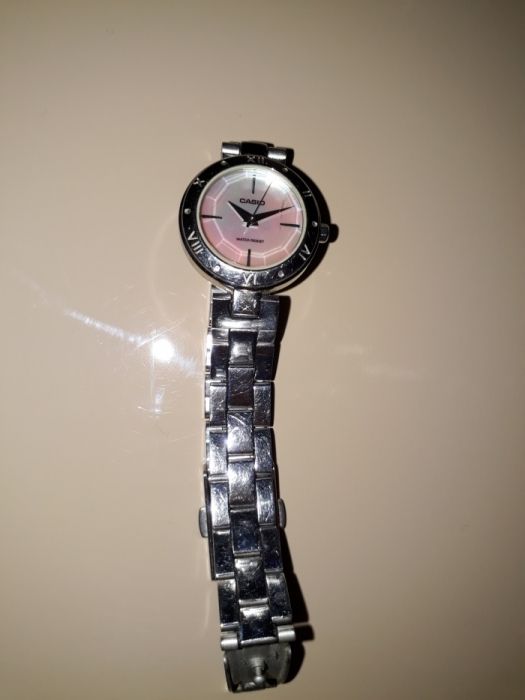 Ceas dama Casio,model finut!