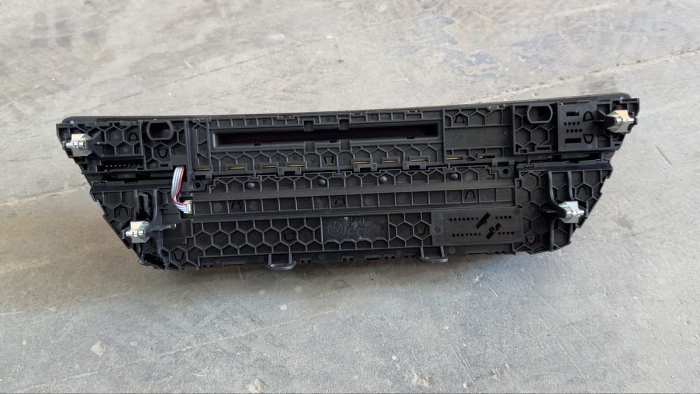 BMW G30 G31  G11 G12 модул управление климатроник