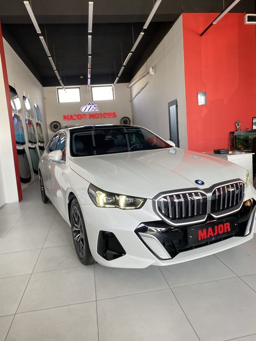 BMW i5 eDrive 35L