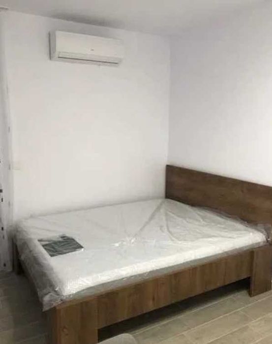 Дава се под наем Едностаен апартамент в Бургас, Изгрев - 42 кв.м за 153 € - Снимка #2