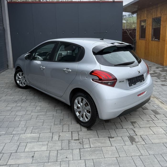 Peugeot 208 1.2 Benzina Euro 6 130.000 km