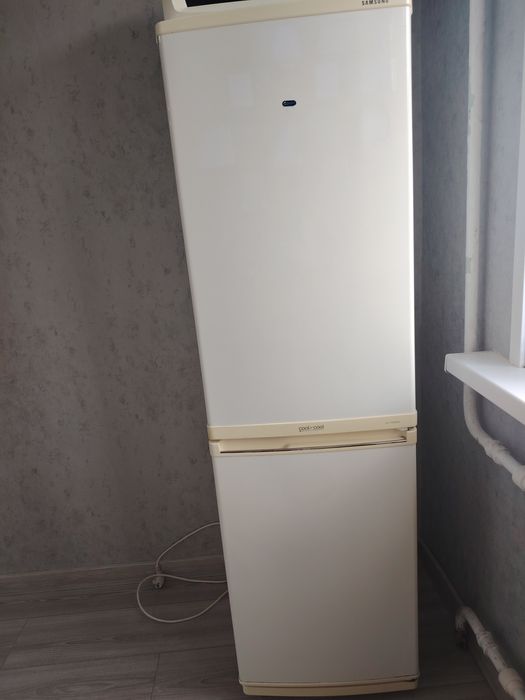 Продам холодильник Samsung