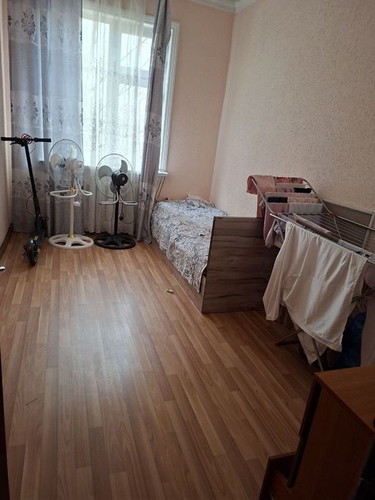 Srochne sotiladi. kami bor Yunusobod 11 kv 4 xona