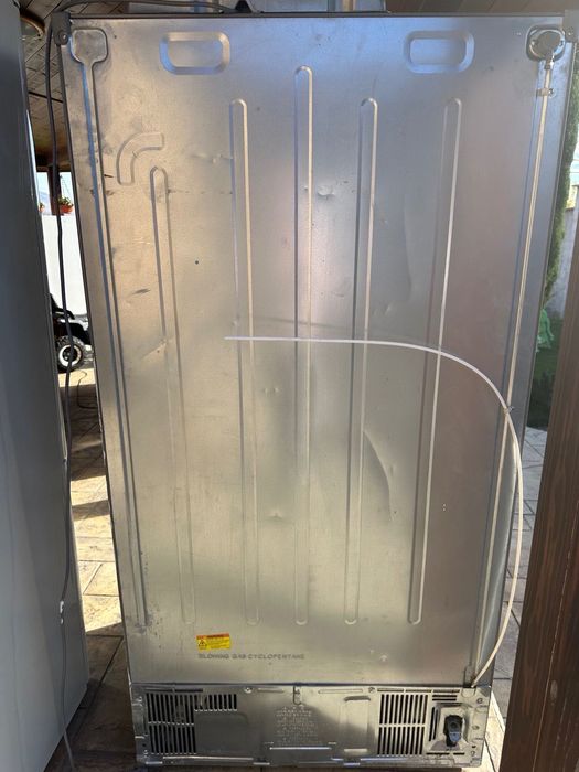 Двукрилен хладилник с фризер LG Side by Side КАТО НОВ