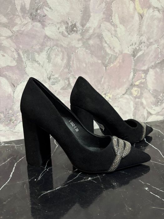 Туфли на каблуке