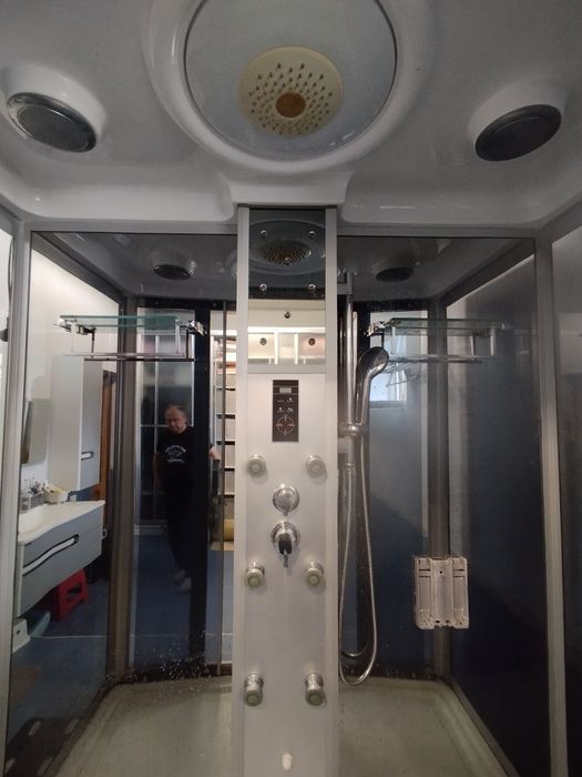 Душевой кабина сотилади размер 175 см х 80 см б/у