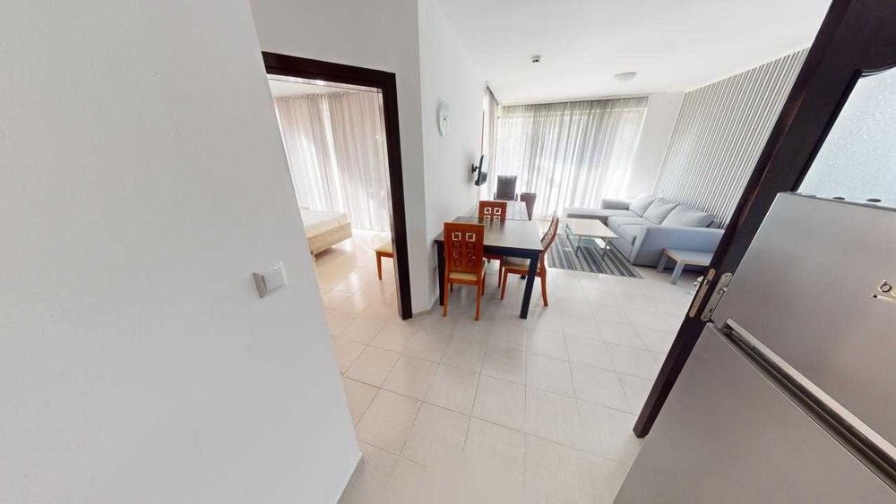 Просторен тристаен апартамент в к-с „Bay View Villas“